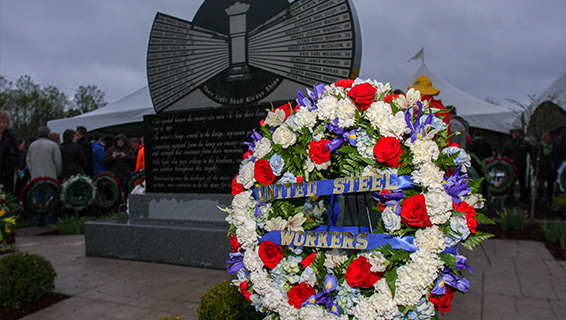 USW floral memorial wreath